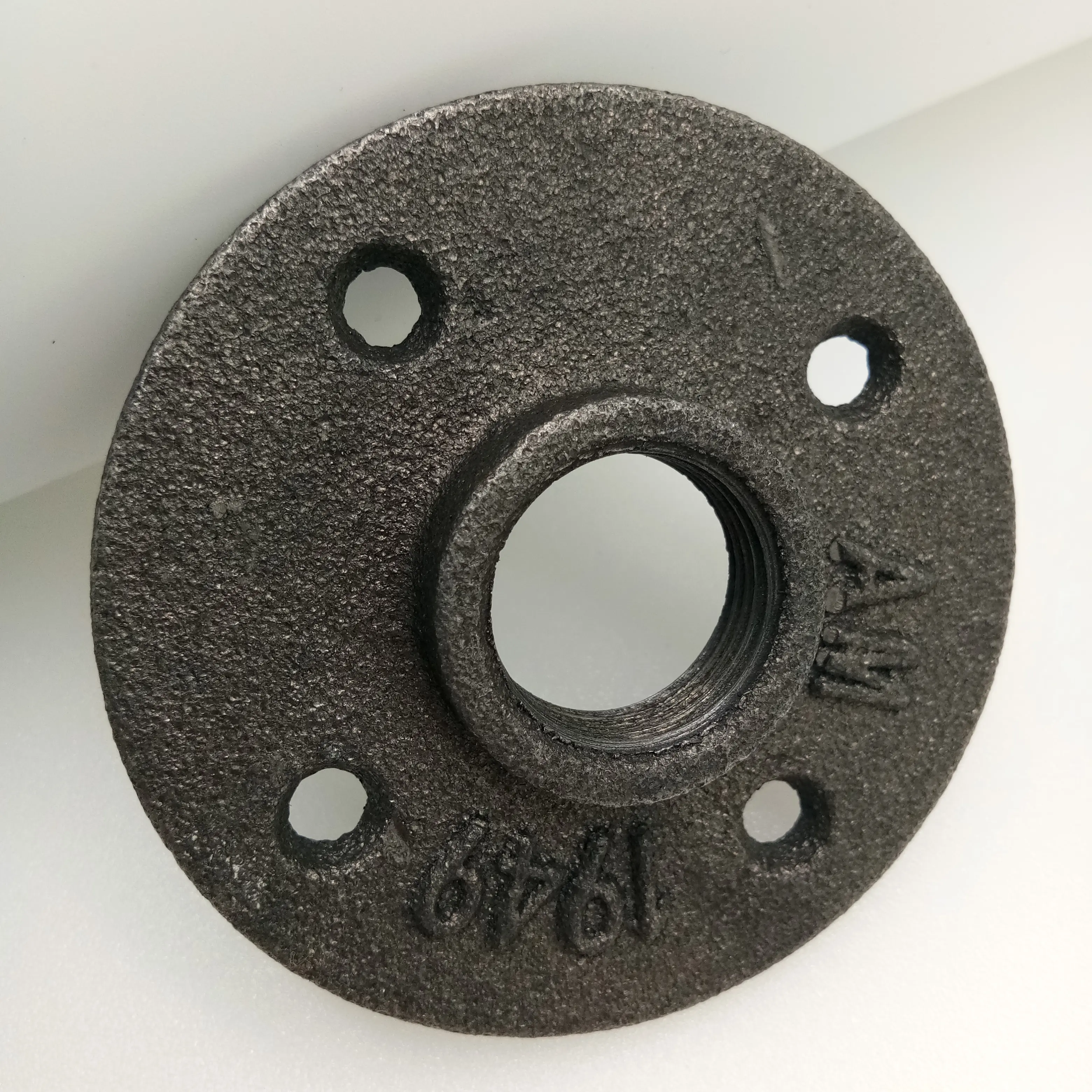 black malleable cast iron floor flange black pipe used in furniture or decoration
